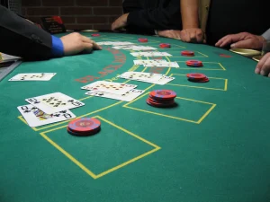 21點（Blackjack）遊戲規則與高端算牌技巧指南
